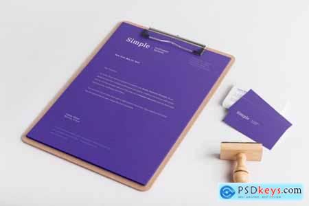Clipboard and Business Cards Mockup 3812354