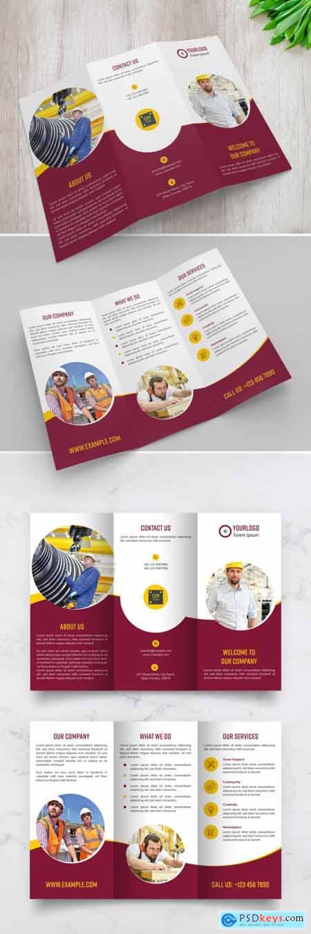 Trifold Brochure Layout with Circle Photo Masks 313939160