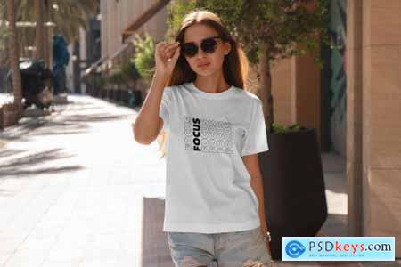 T-Shirt MockUps Dubai Streets 6800361