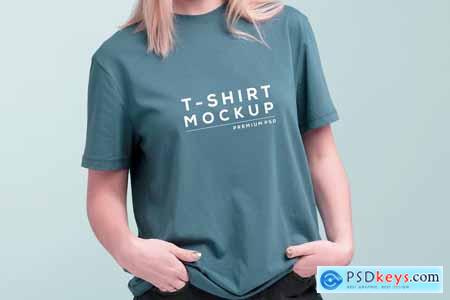 Women Tshirt Mockup QHXNWR7