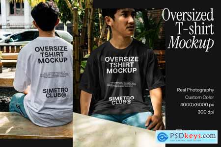 Oversize T-Shirt Mockup - VOL 7TMPPYN